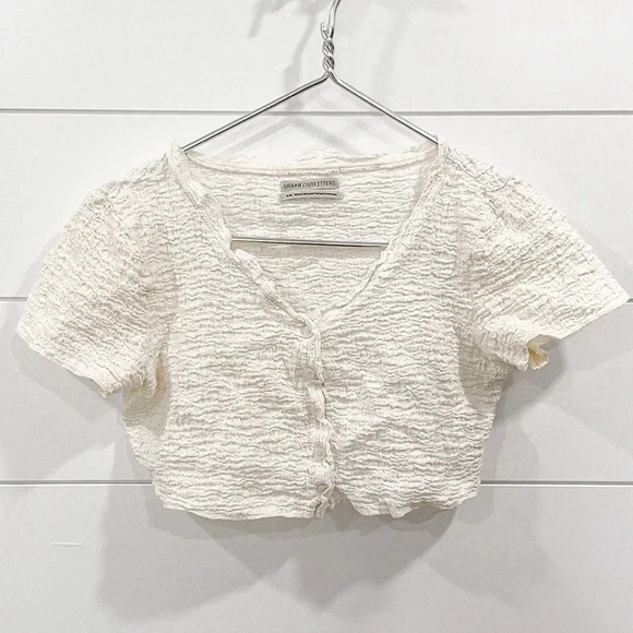 Urban Outfitters Off-White Wrinkle Crop Top Size Medium - Picture 1 of 9